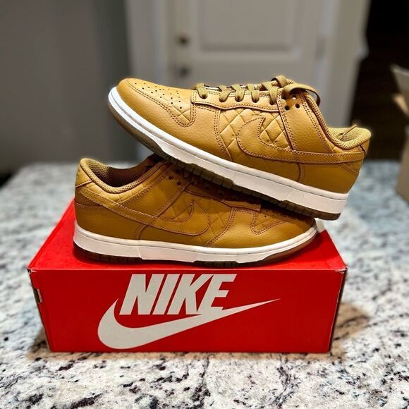 Nike Dunk Low “Wheat” Size 7.5W - Picture 1 of 3